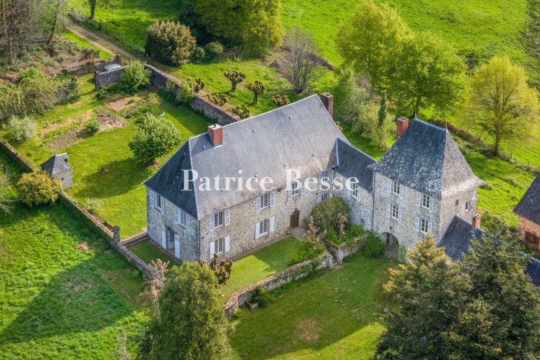 House in Uzerche, Nouvelle-Aquitaine, France 1 - 18439029