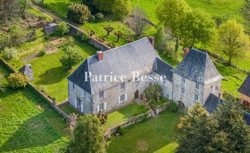 House in Uzerche, Nouvelle-Aquitaine, France 1