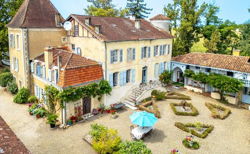 Chateau in Sainte-Colombe, Nouvelle-Aquitaine, France 1
