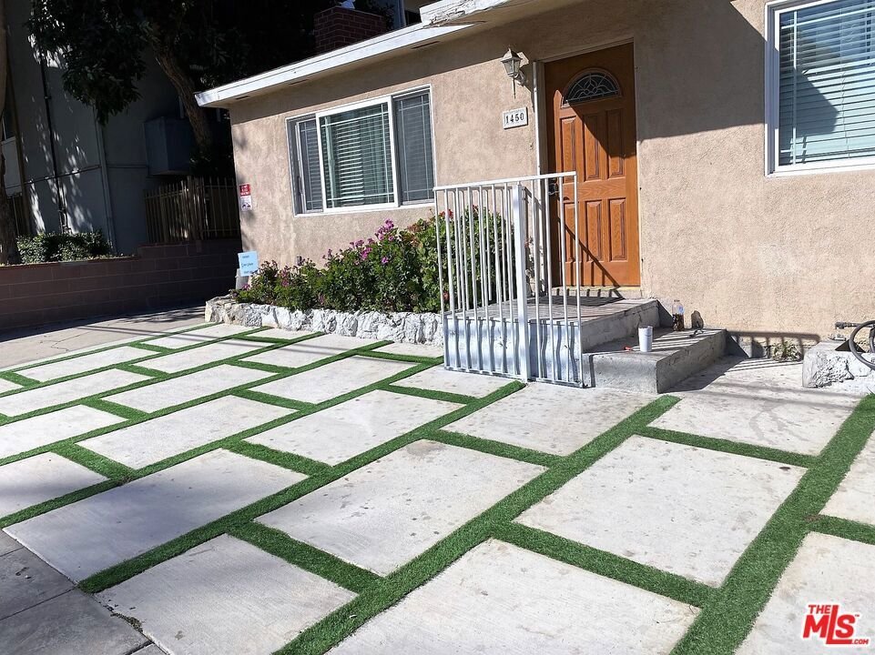 Los Angeles, California, United States 3 - 18439165