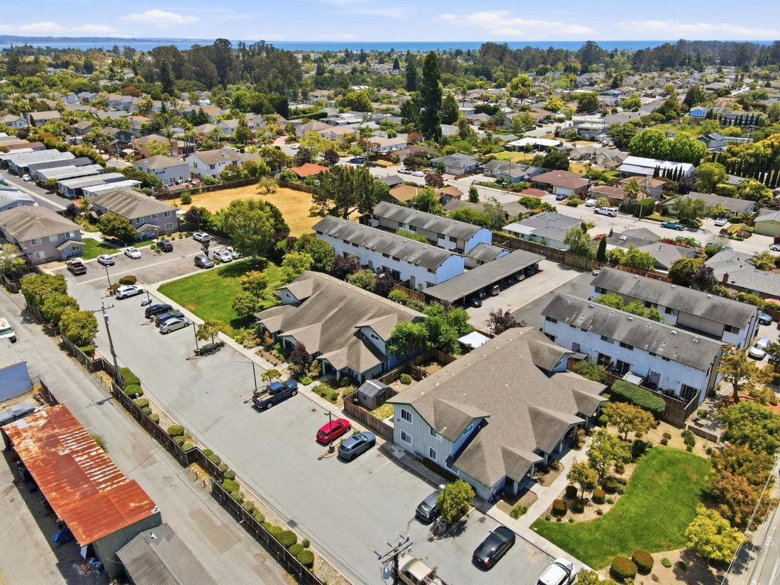 Santa Cruz, California, United States 4 - 18439636