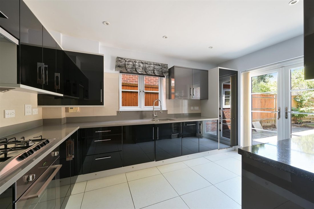 House in Nork, Reigate and Banstead, England 2 - 18442080