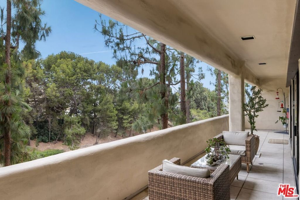 Condo in Los Angeles, California, United States 4 - 18439142