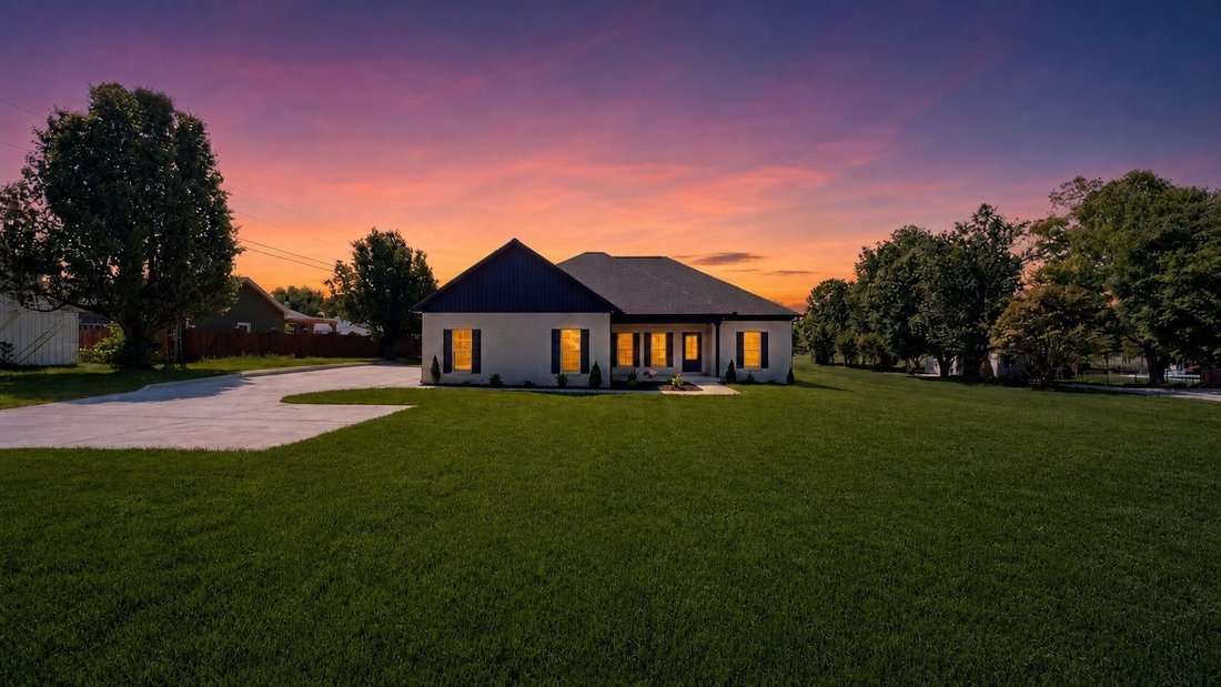 House in Smithville, Tennessee, United States 1 - 18428548
