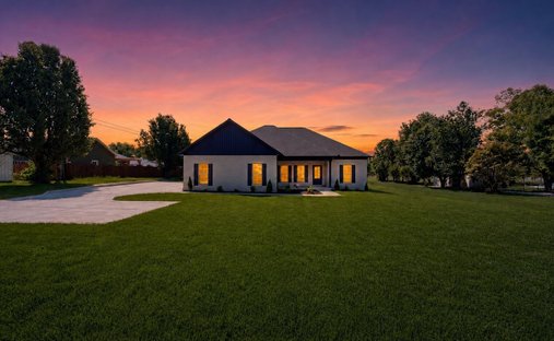 House in Smithville, Tennessee, United States 1