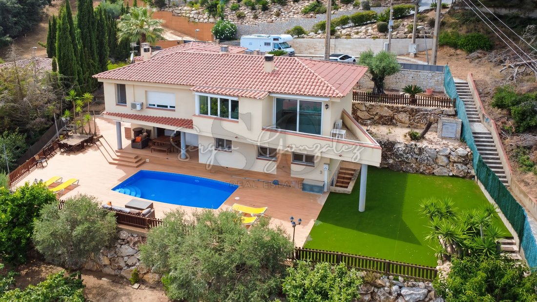 Townhouse in Lloret de Mar, Catalonia, Spain 2 - 18437933