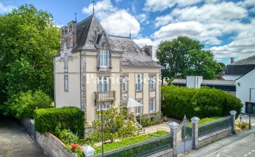 House in Sillon, Saint-Etienne-de-Montluc, France 1