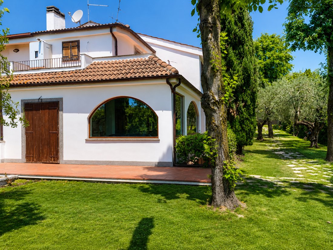 Villa in Genzano di Roma, Lazio, Italy 2 - 15730259