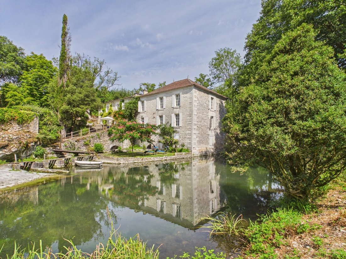 House in Cognac, Nouvelle-Aquitaine, France 1 - 17839811