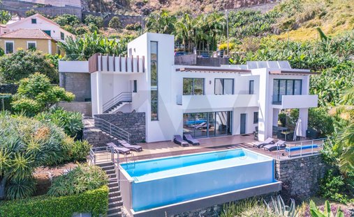 House in Arco da Calheta, Madeira, Portugal 1