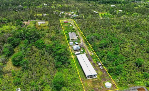 Land in Volcano, Hawaii, United States 1