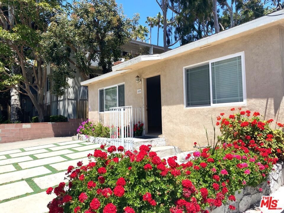 Los Angeles, California, United States 2 - 18439165