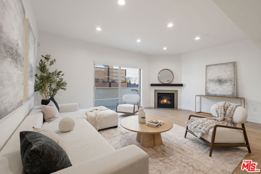Condo in Los Angeles, California, United States 1 - 18442338