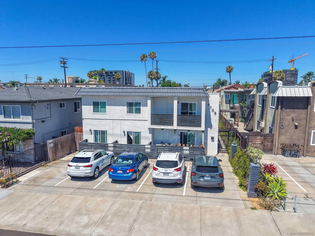 San Diego, California, United States 1 - 18442973
