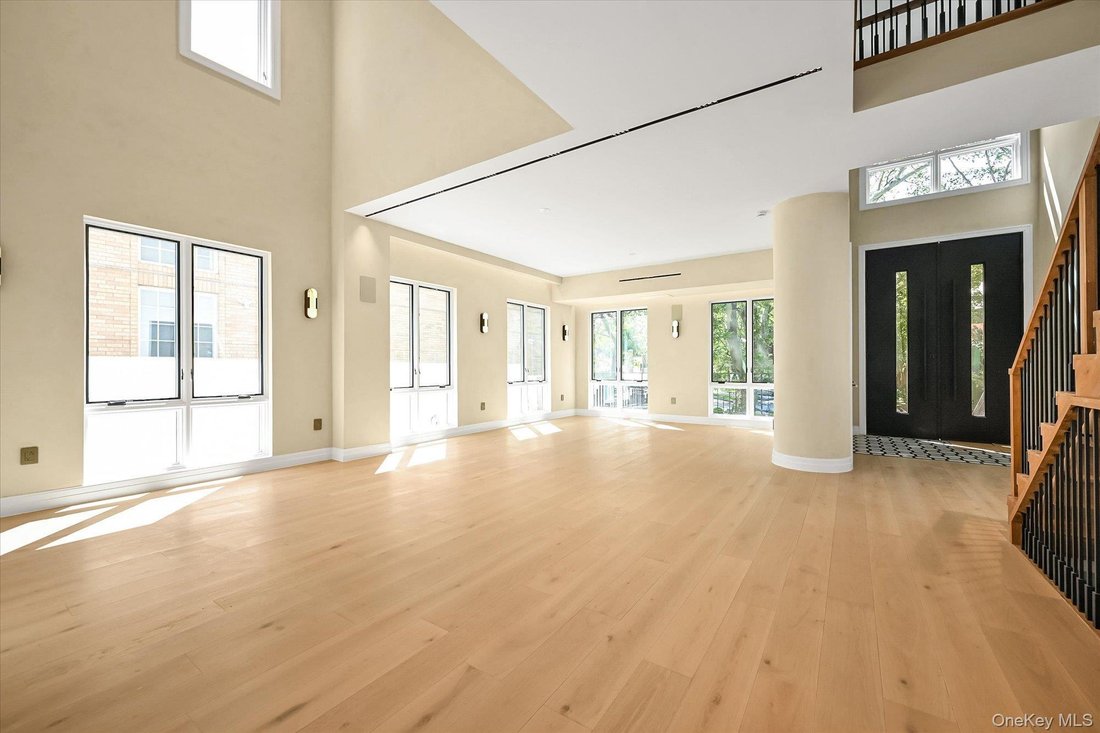 House in New York, New York, United States 5 - 18439286