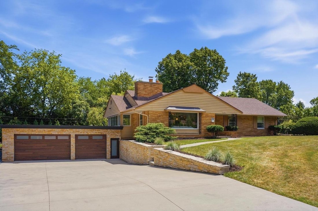 House in Brookfield, Wisconsin, United States 1 - 18442254