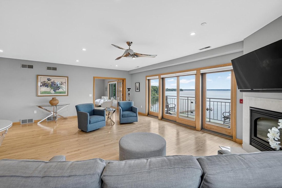 Condo in Monona, Wisconsin, United States 5 - 18439082