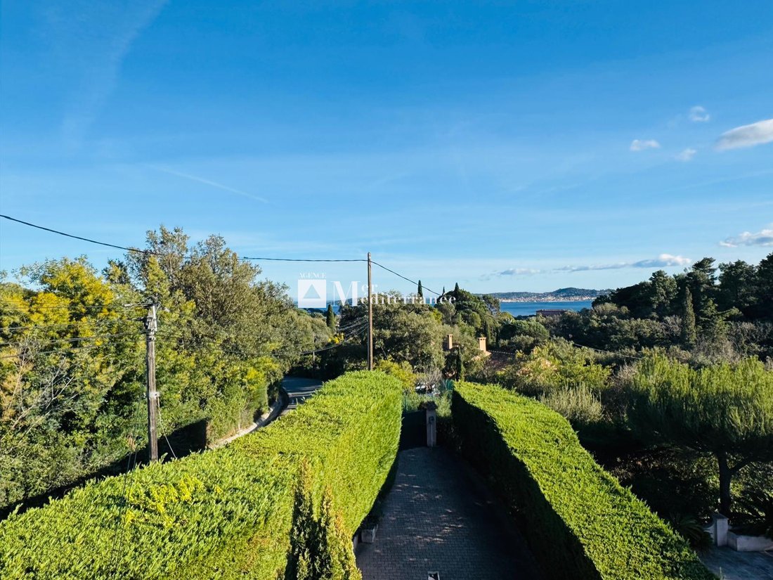 Villa in Grimaud, Provence-Alpes-Côte d'Azur, France 1 - 18440949