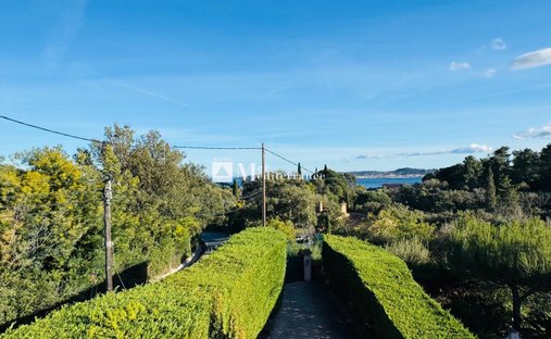 Villa in Grimaud, Provence-Alpes-Côte d'Azur, France 1