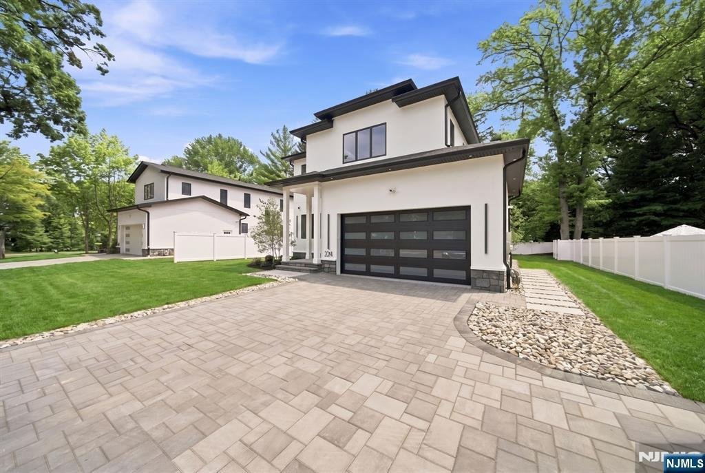House in Tenafly, New Jersey, United States 3 - 18422658