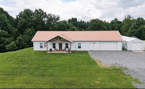 House in Lafayette, Tennessee, United States 1