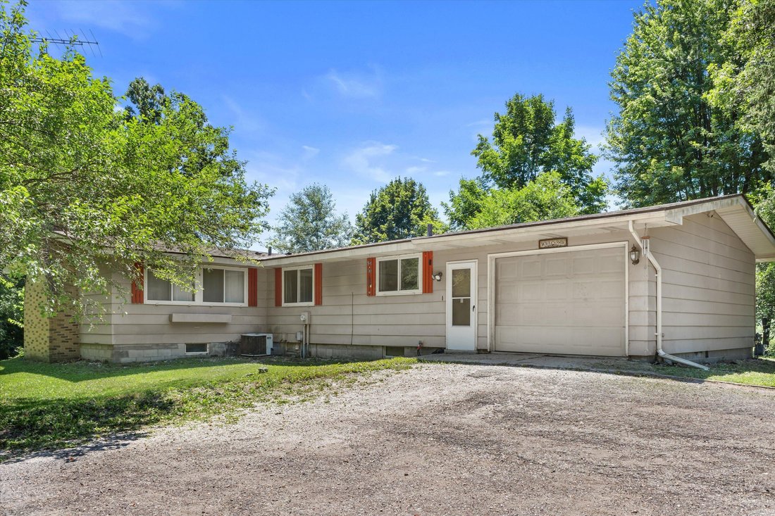 House in Eagle, Wisconsin, United States 2 - 18442666