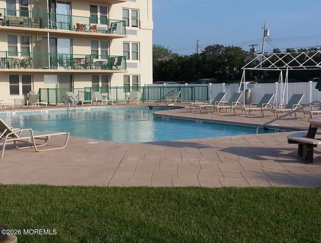 Condo in Long Branch, New Jersey, United States 4 - 18439741