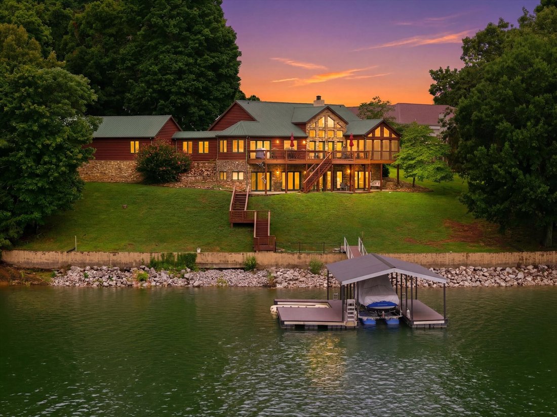 House in Sevierville, Tennessee, United States 1 - 18440303
