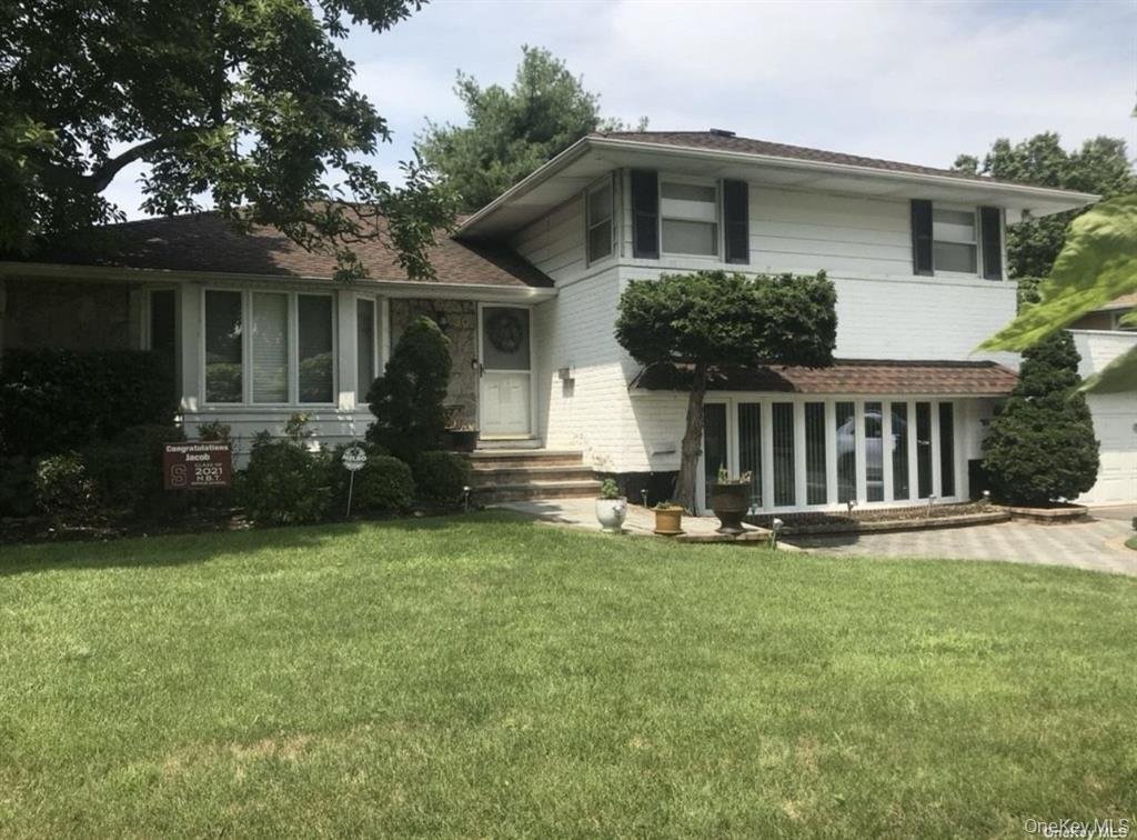 House in Syosset, New York, United States 1 - 18440626