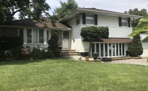 House in Syosset, New York, United States 1