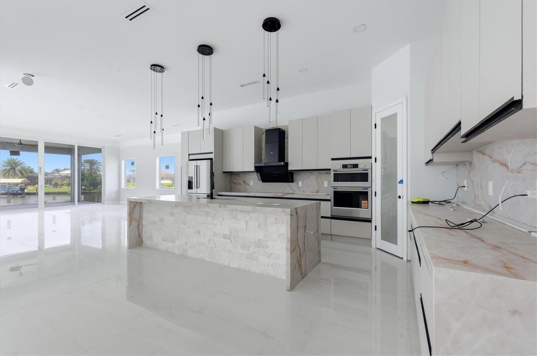 House in Port Charlotte, Florida, United States 5 - 18439476