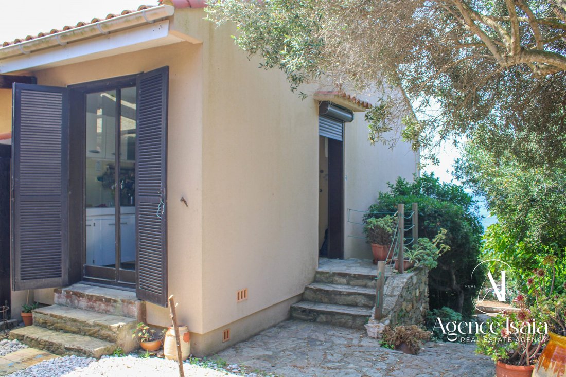 House in Hyeres, Provence-Alpes-Côte d'Azur, France 2 - 18441765
