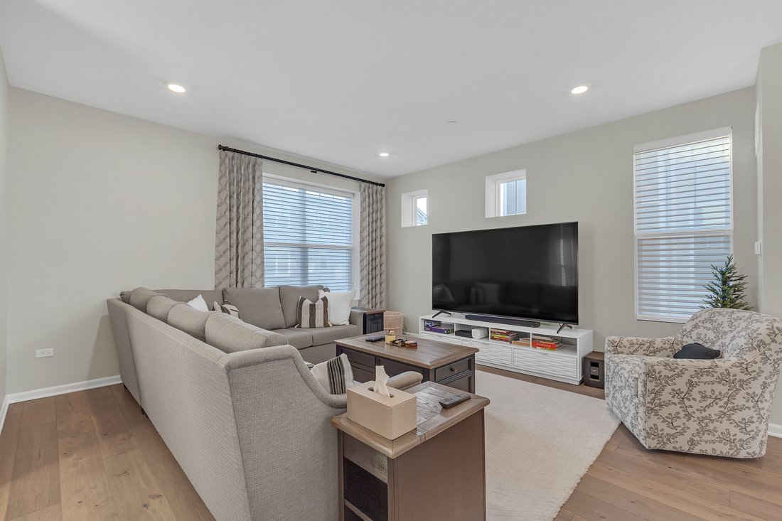 House in Des Plaines, Illinois, United States 3 - 18443190