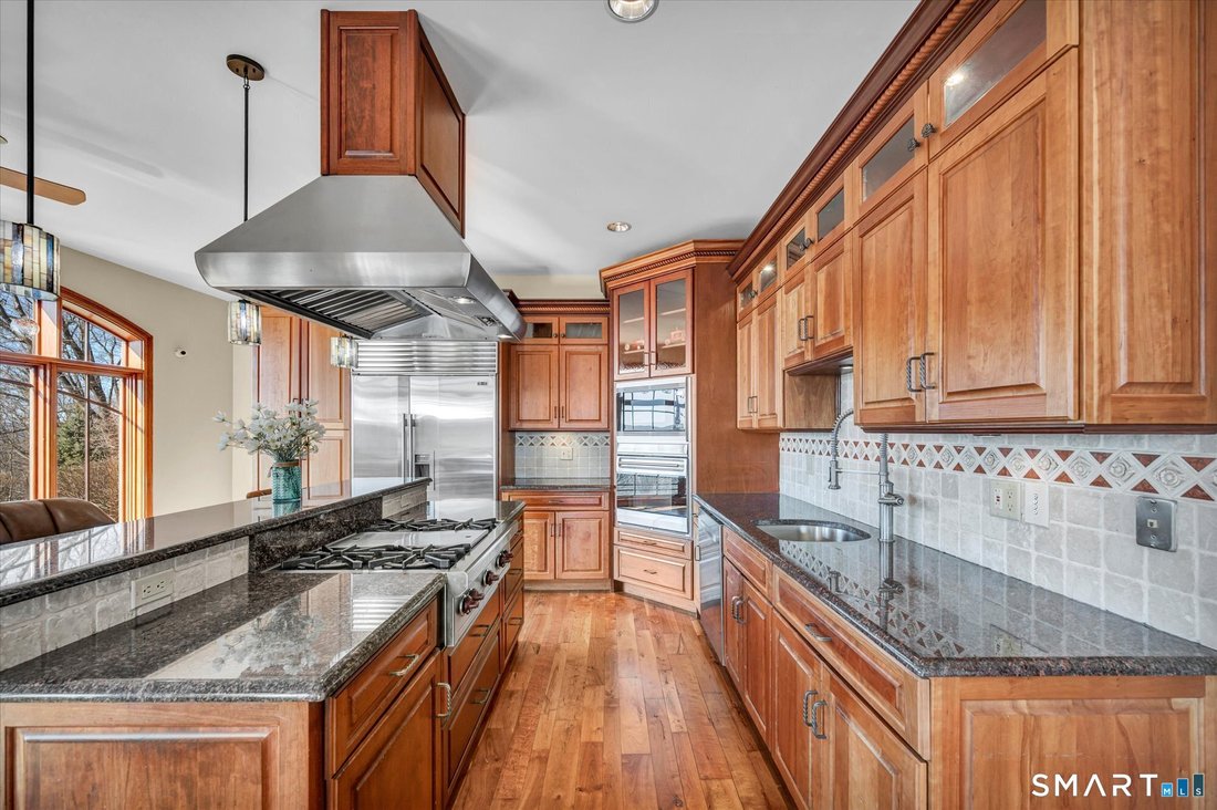 House in Southington, Connecticut, United States 5 - 17544396