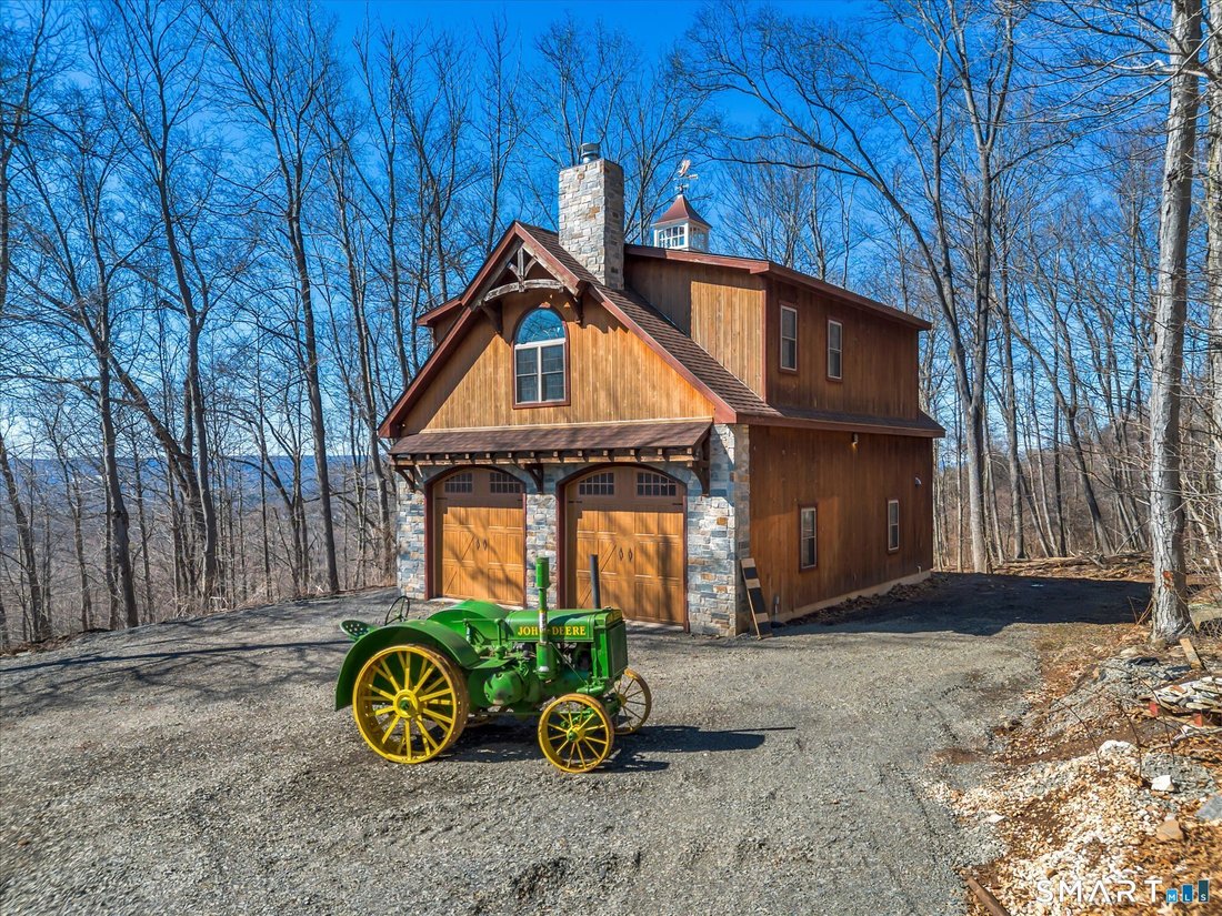 House in Southington, Connecticut, United States 4 - 17544396