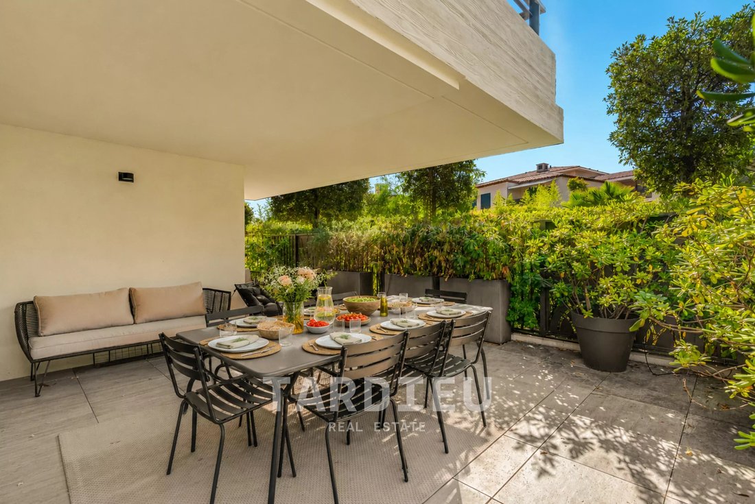 Appartamento a Zone Ouest Urbaine, San Tropez, Francia 1 - 18443906