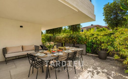 Apartment in Zone Ouest Urbaine, Saint-Tropez, France 1