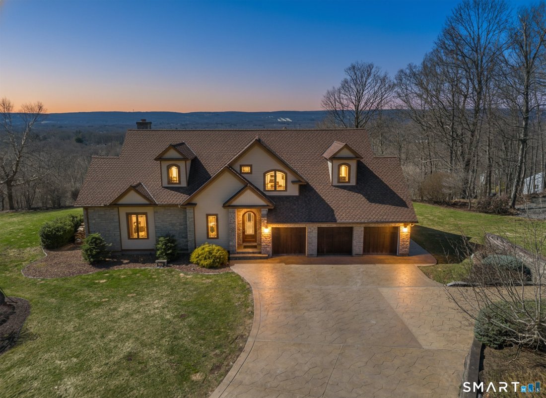 House in Southington, Connecticut, United States 1 - 17544396