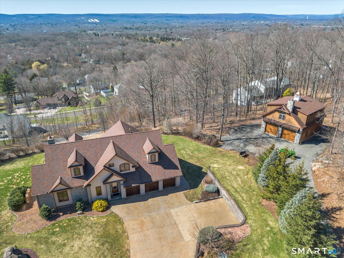 House in Southington, Connecticut, United States 3 - 17544396