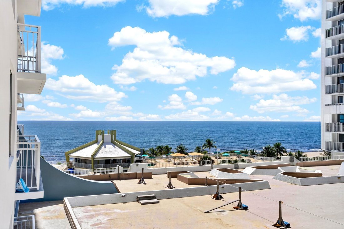 Condo in Hillsboro Beach, Florida, United States 2 - 18443277
