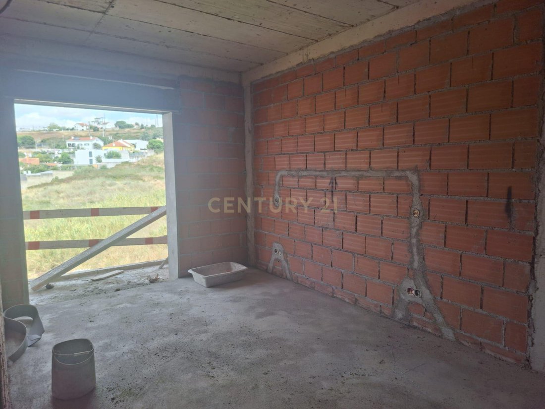 Apartment in Santo António dos Cavaleiros, Lisbon, Portugal 5 - 17882968