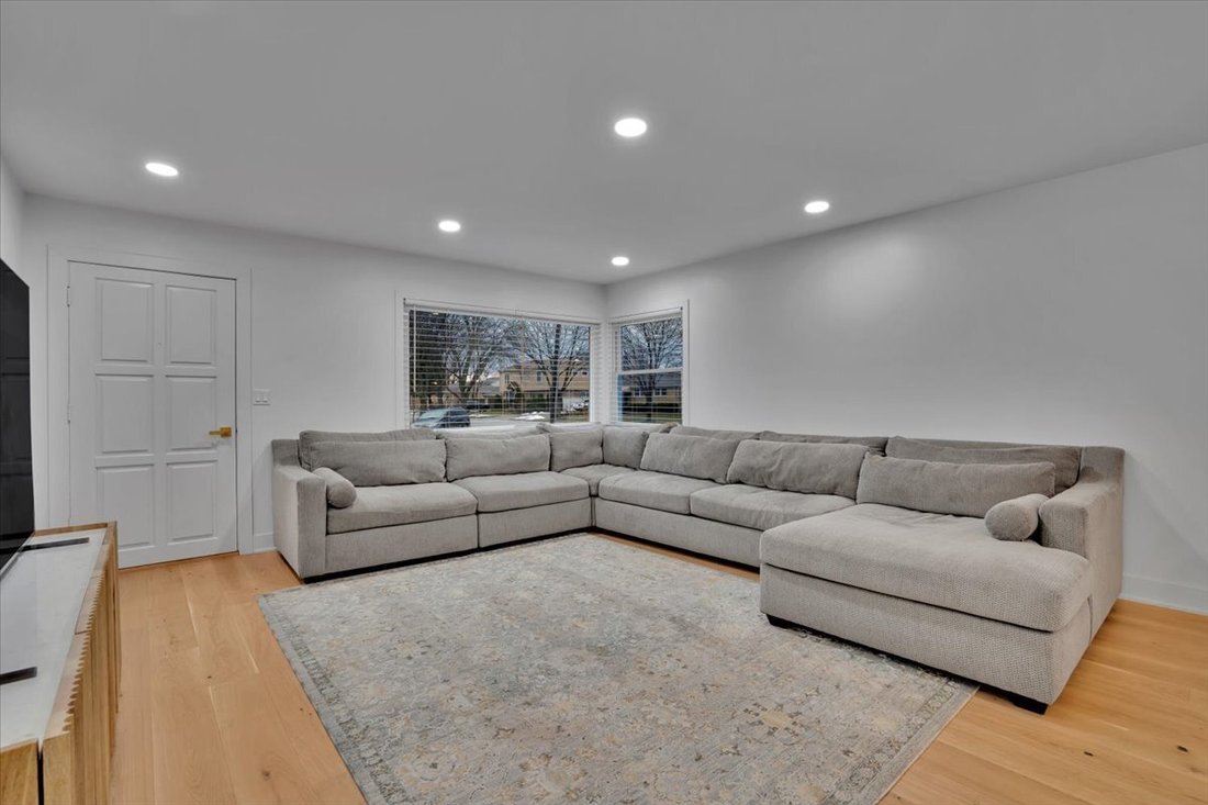 House in Morton Grove, Illinois, United States 4 - 18443198