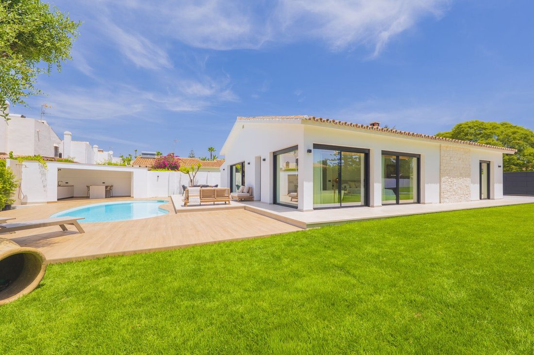 Villa in Estepona, Andalusia, Spain 5 - 18444403