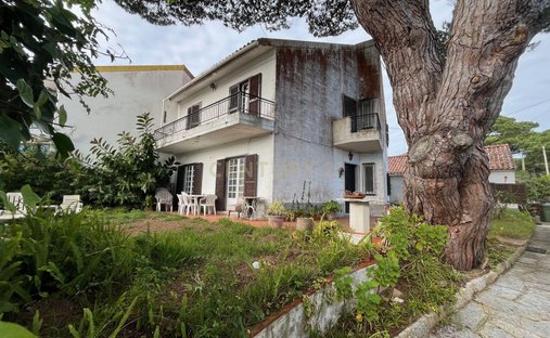 Villa in Colares, Lisbon, Portugal 1