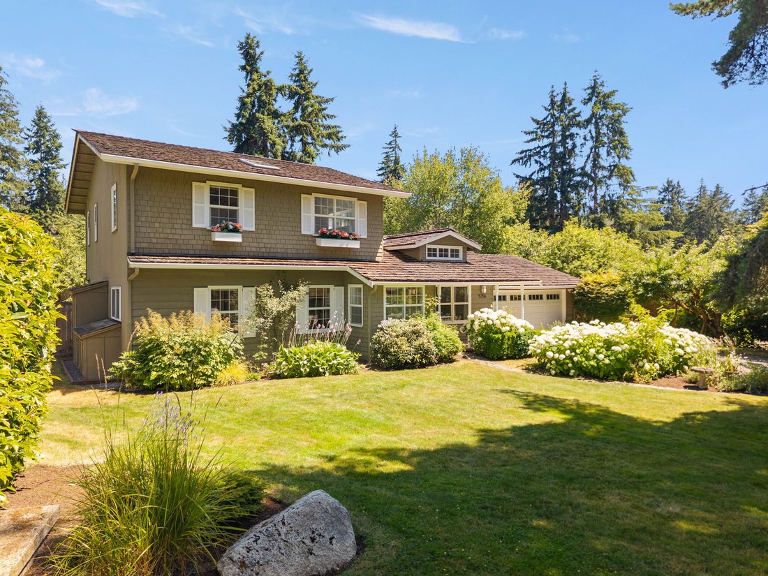 Bainbridge Island, Washington, United States 1 - 18444318