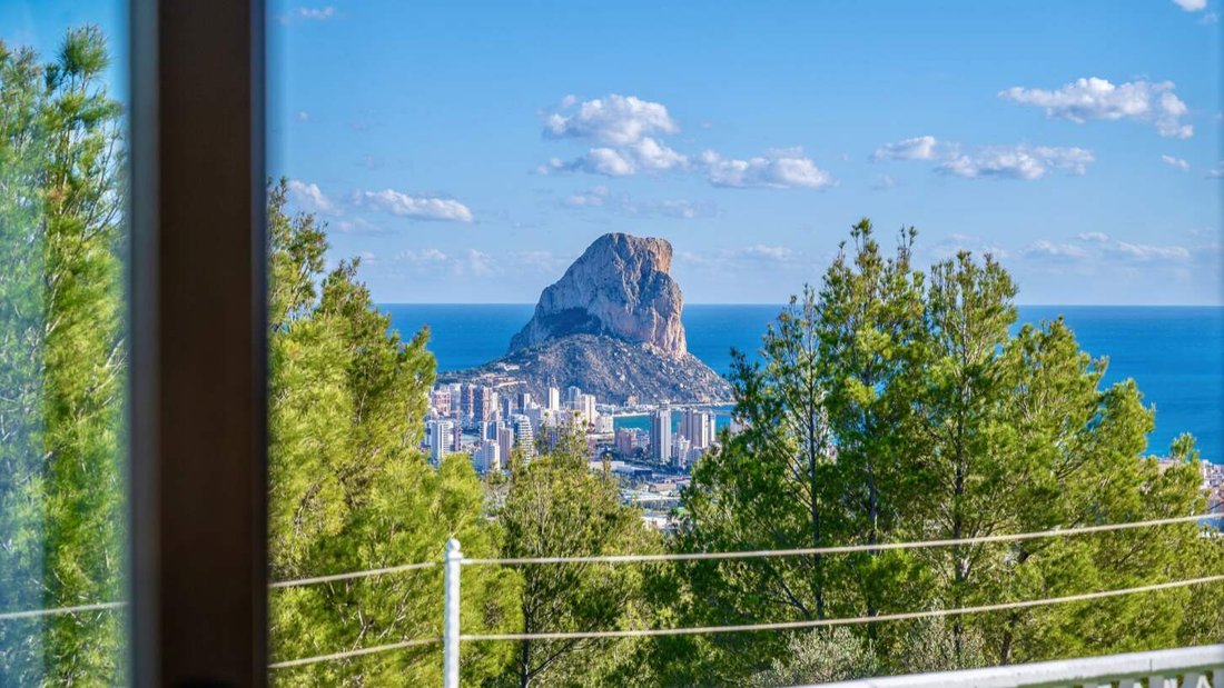 Villa in Calp / Calpe, Valencian Community, Spain 1 - 18444029