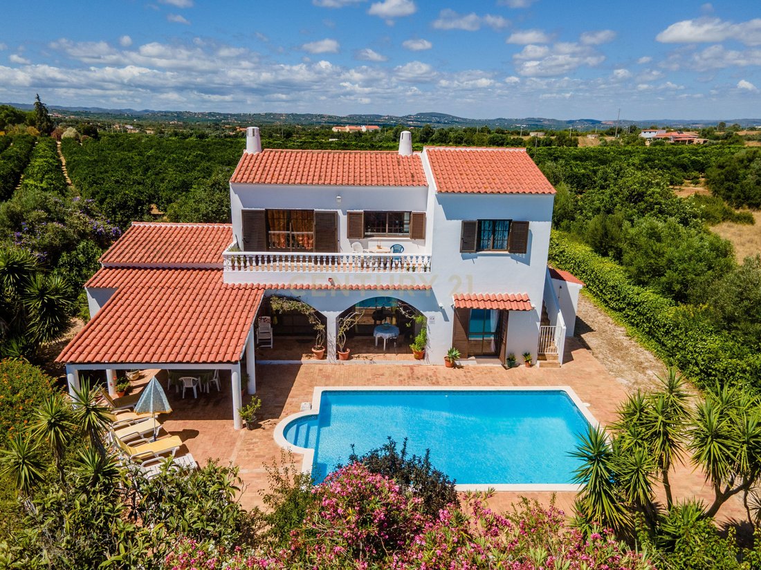 Villa in Alcantarilha, Algarve, Portugal 1 - 18443382