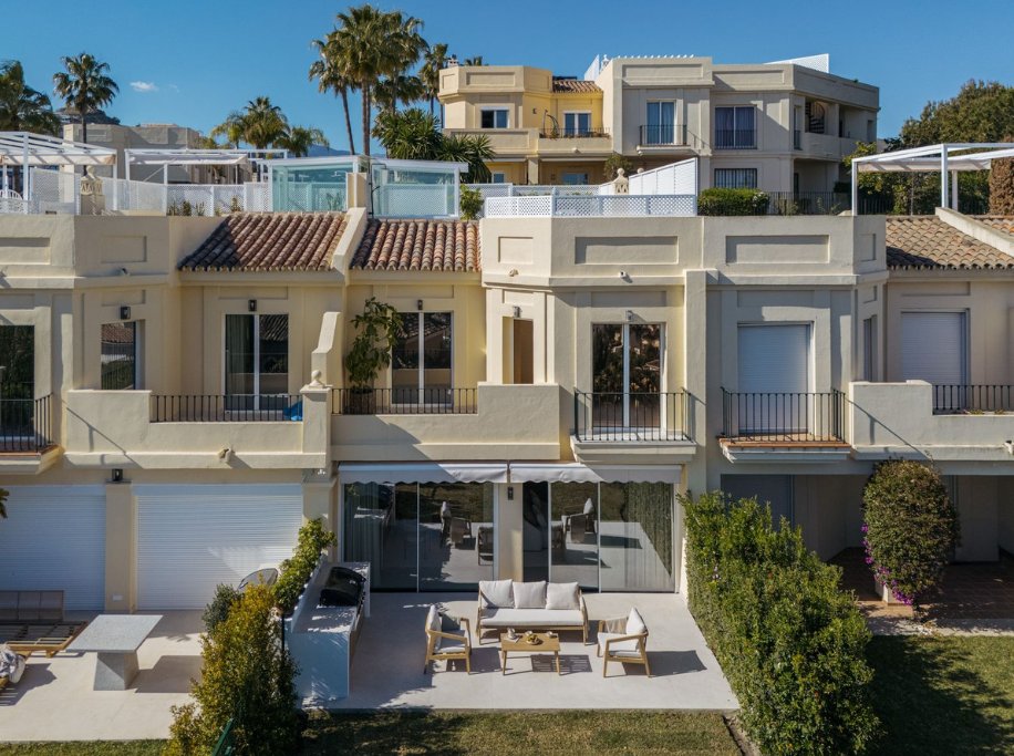 Townhouse in La Quinta, Benahavis, Andalusia 1 - 18444409