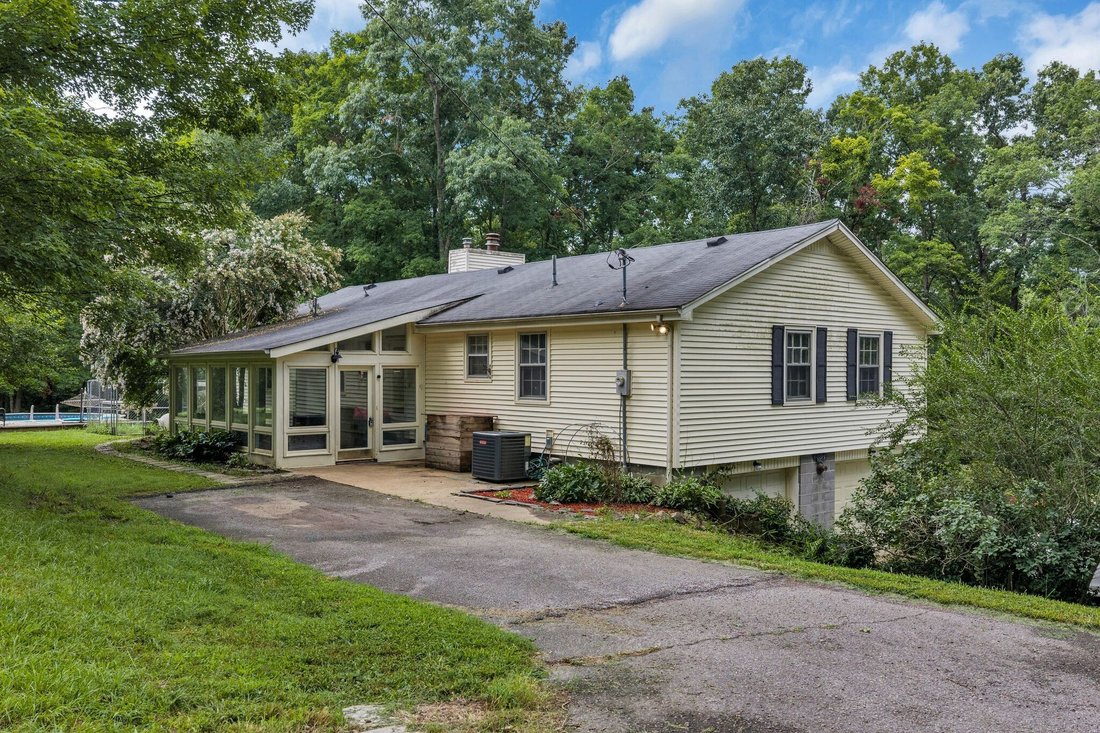 House in Bon Aqua, Tennessee, United States 2 - 18443135