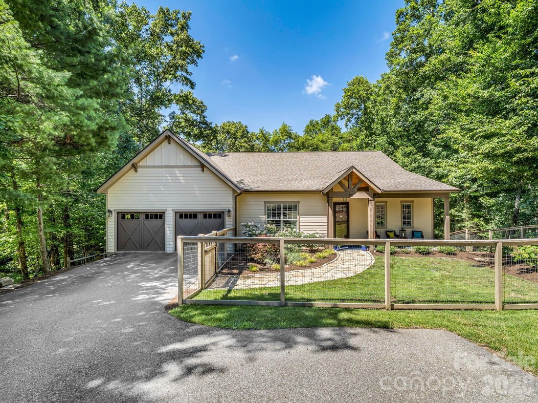Casa a Asheville, Carolina del Nord, Stati Uniti 2 - 18443805